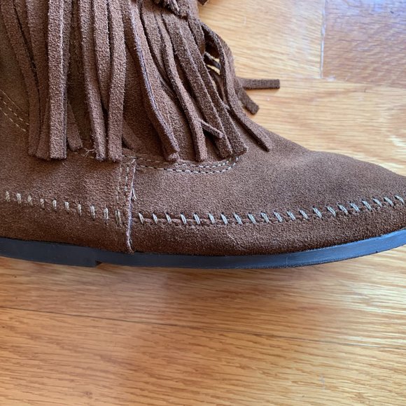 MINNETONKA Brown Suede Three Layer Fringe Boots - Picture 12 of 12